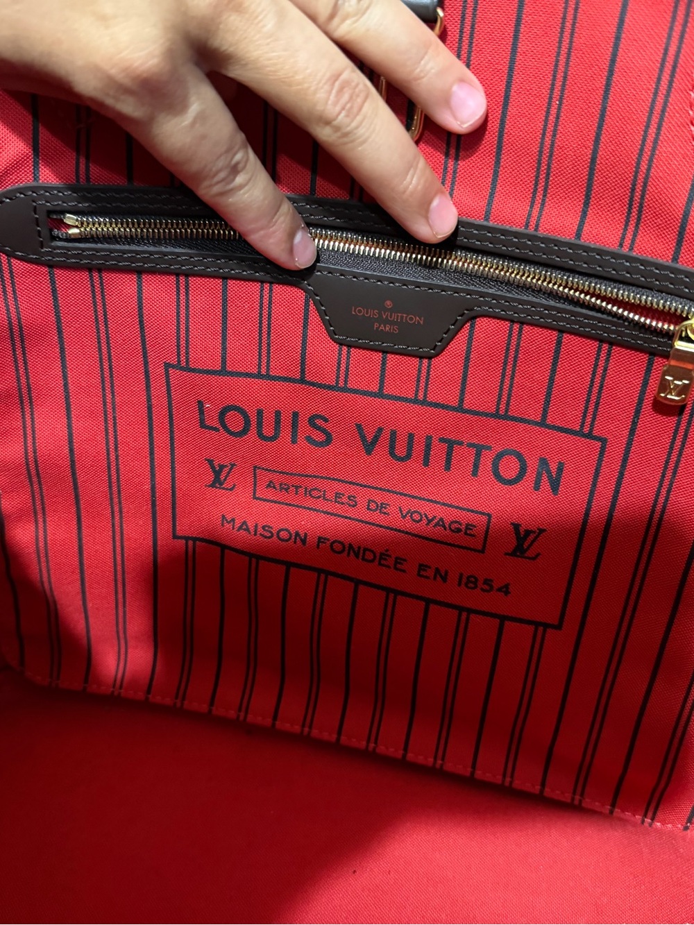 Louis Vuitton Brown Damier Ebene Tote with Red Interior - Picture 5 of 10